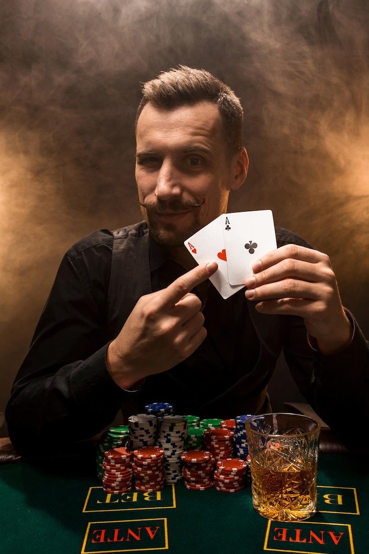 Pengguna membaca ketentuan bonus dengan teliti